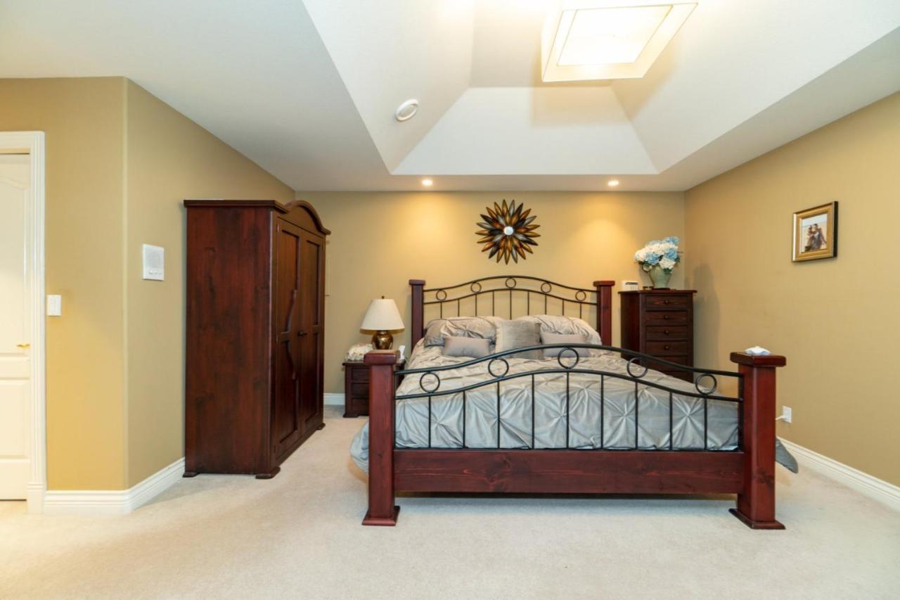 Cedar Manor Bed And Breakfast Pitt Meadows Εξωτερικό φωτογραφία